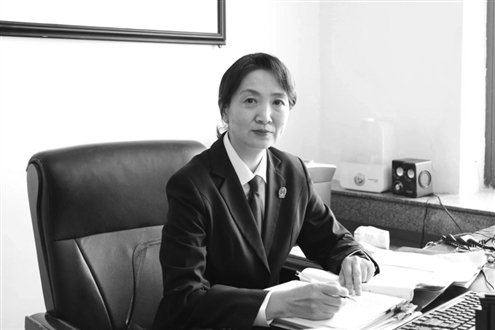 历下区法院三级高级法官戚文波